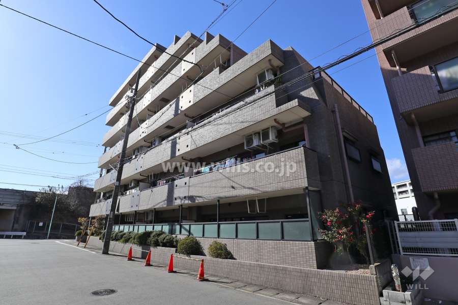 フレスト藤ヶ丘の外観（東側から）