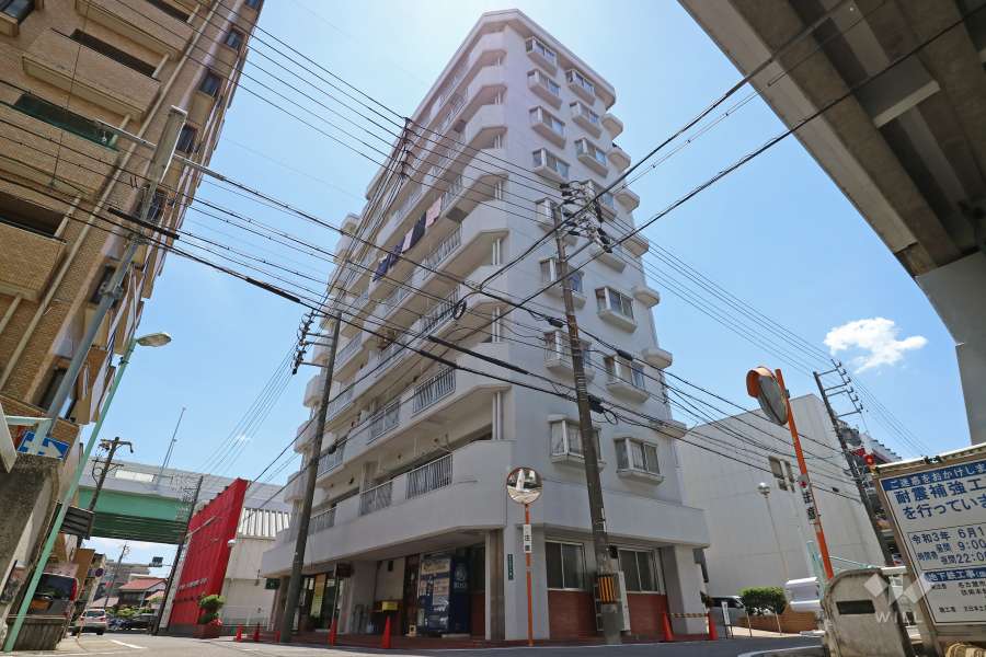 ロイヤル上社の外観（北東側から）