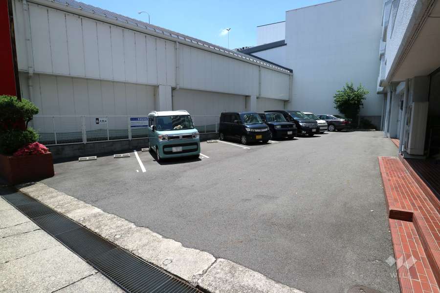 敷地内駐車場（屋外平面式）