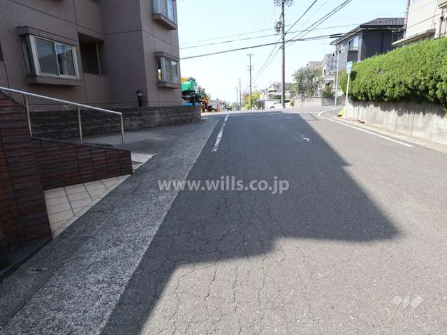 敷地北西側の前面道路