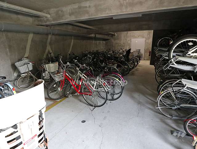 屋内に設けられた駐輪場