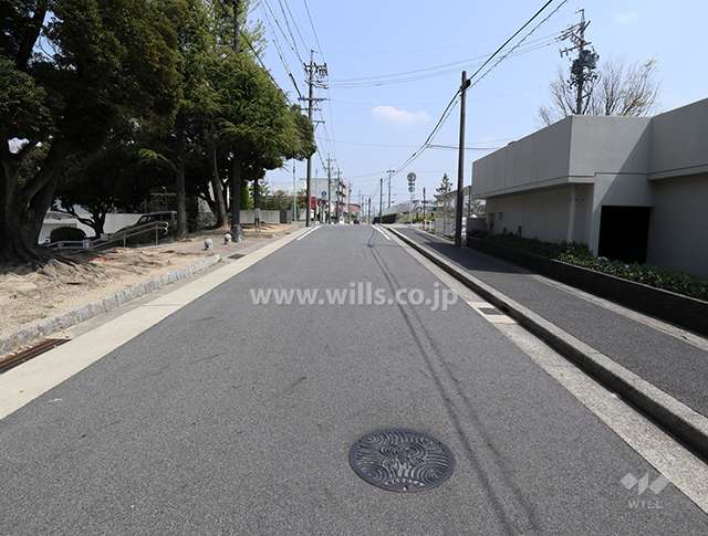 敷地北側の前面道路