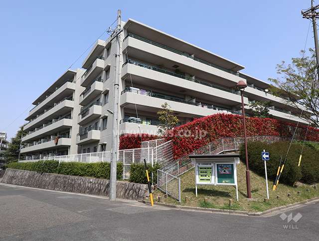 一社の丘パークホームズの外観(南西側から)