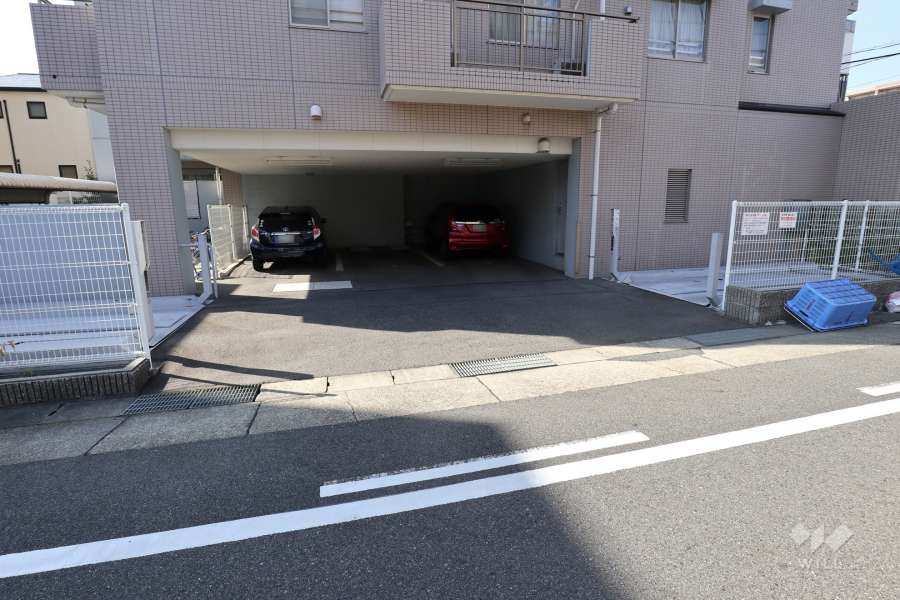 駐車場出入口
