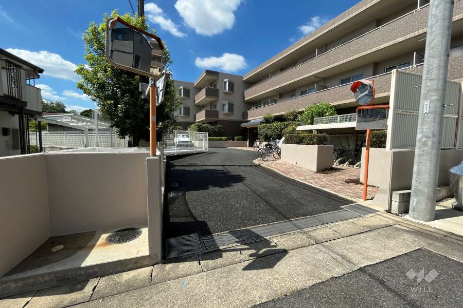 駐車場の出入口