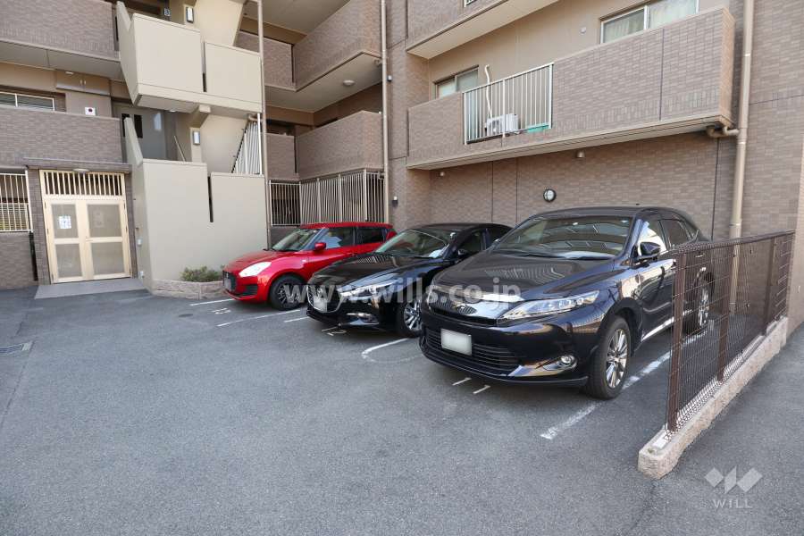 敷地内駐車場（屋外平面式）