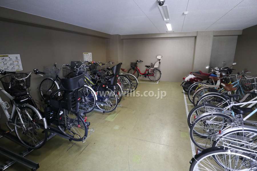 駐輪場とバイク置場