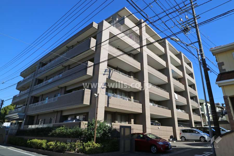 サンマンションアトレ名東中央の外観（東側から）