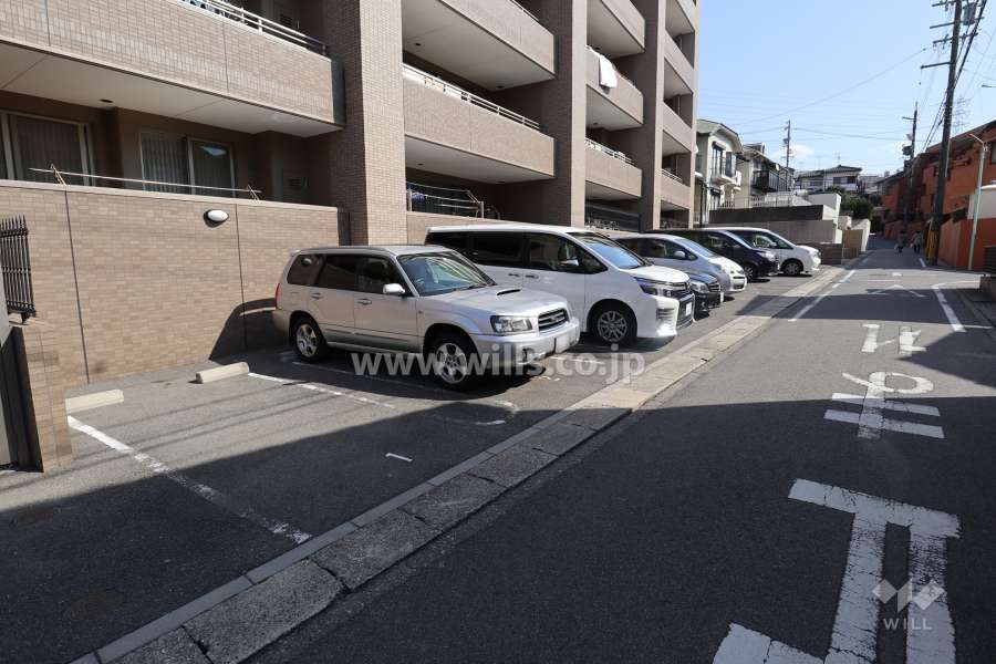 敷地内駐車場（屋外平面式）