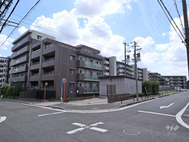 リフィア藤が丘の外観（北東側から）