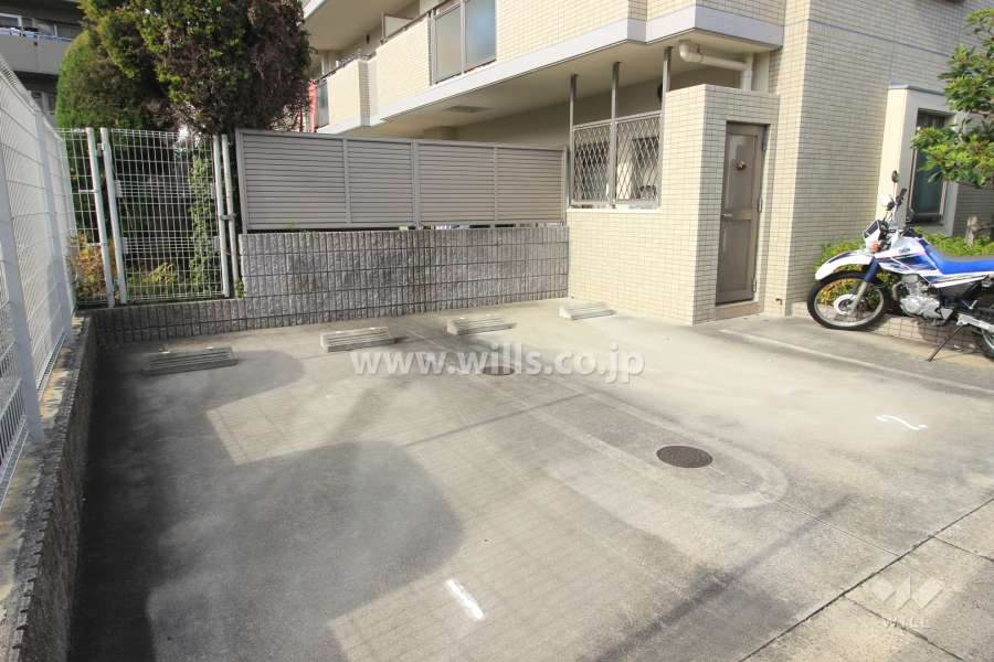 敷地内駐車場（屋外平面式）