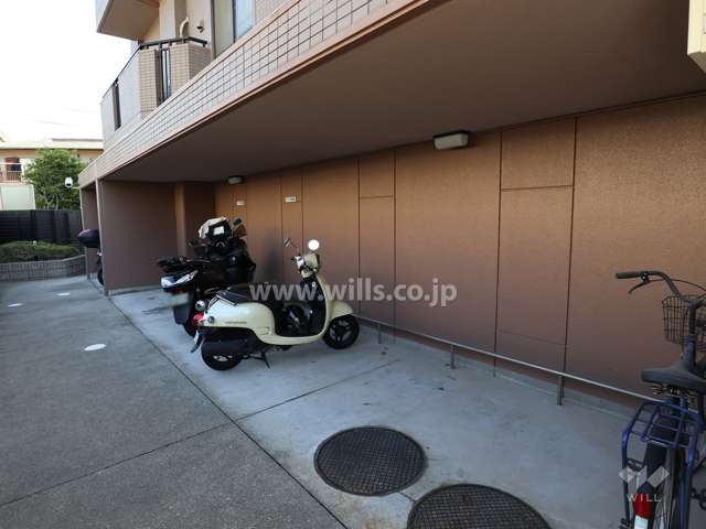 駐輪場およびバイク置場