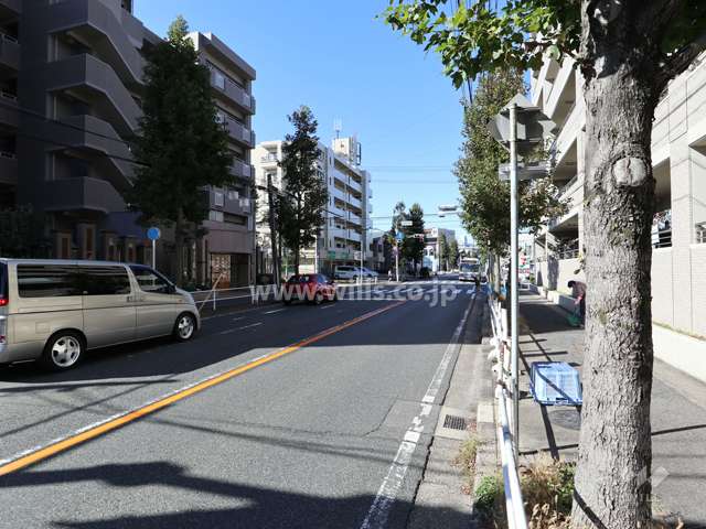 敷地北側前面道路