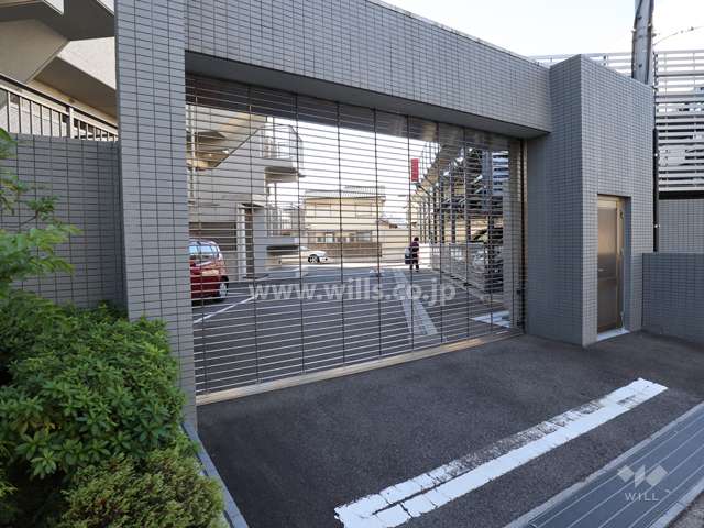 駐車場出入り口(リングシャッター式)
