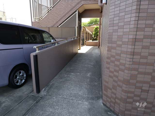 駐輪場へのスロープ