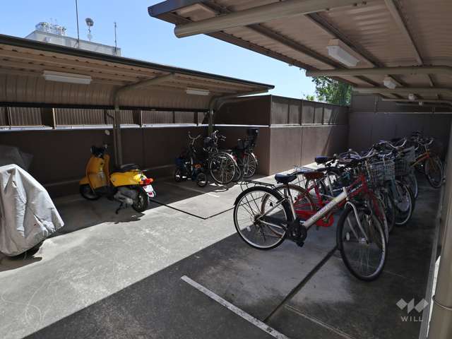 駐輪場およびバイク置場