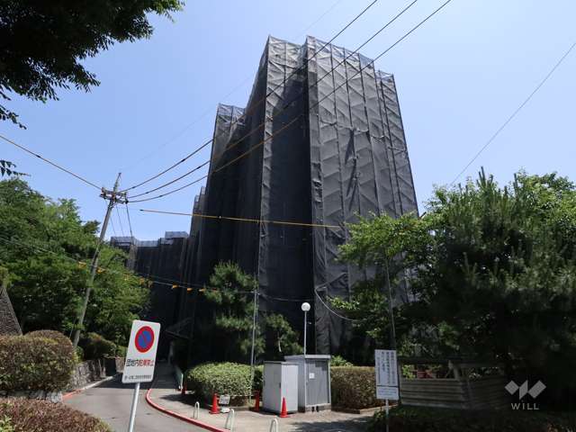 西一社第二団地102号棟の外観(北西側から)