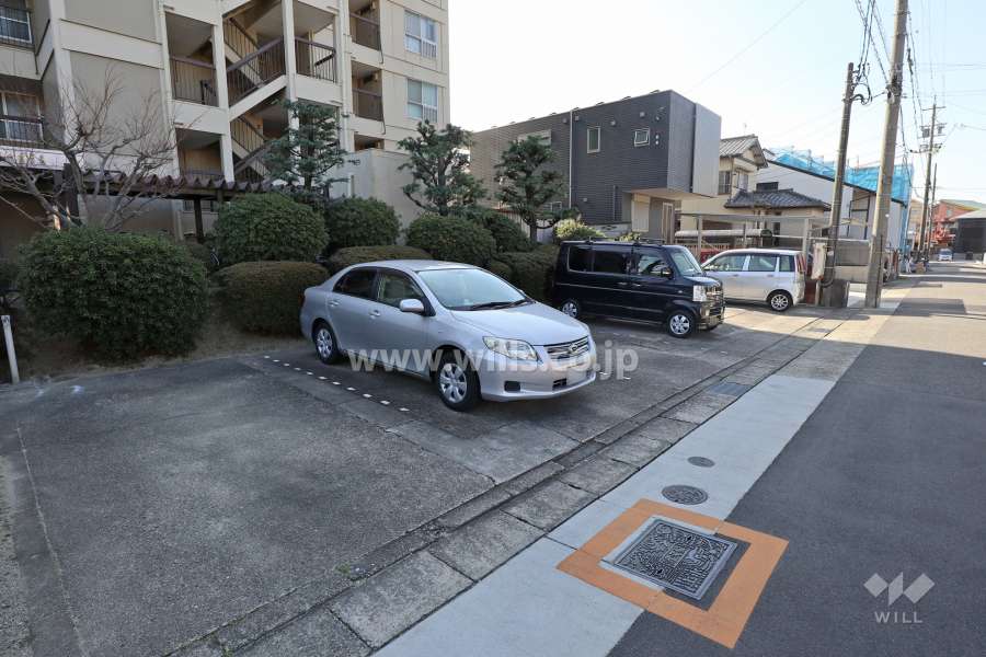 敷地内駐車場（屋外平面式）
