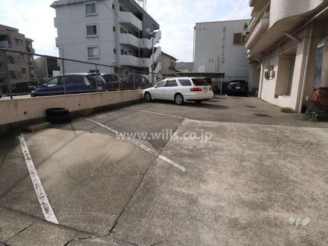 敷地内駐車場(屋外平面式)