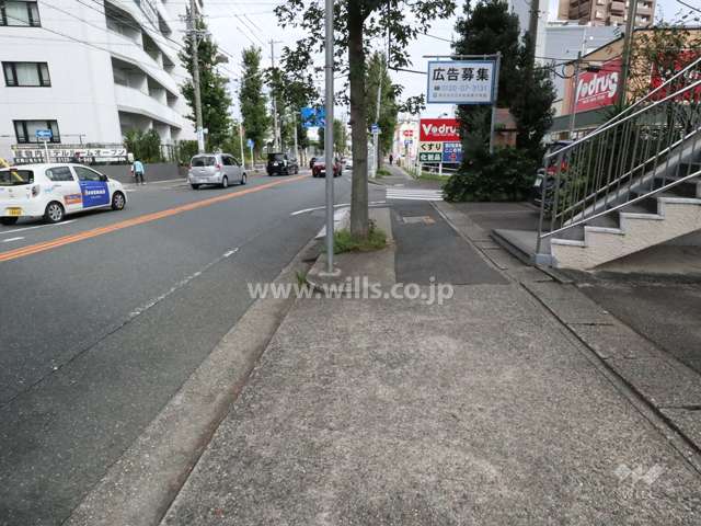 敷地北側の前面道路