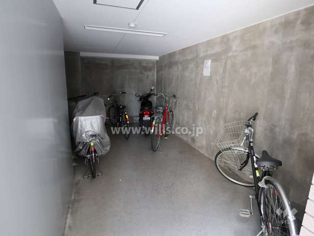 駐輪場およびバイク置場