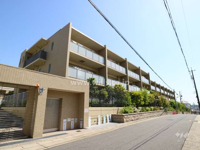 グランドメゾン扇町の外観(南西側から)