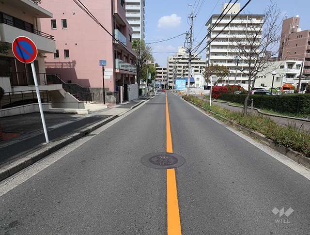 敷地東側の前面道路