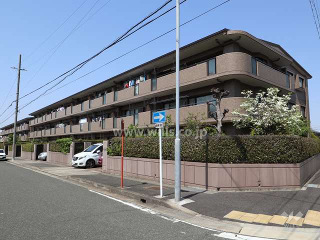 ライオンズヴィアーレ高針台弐番館の外観(南東側から)