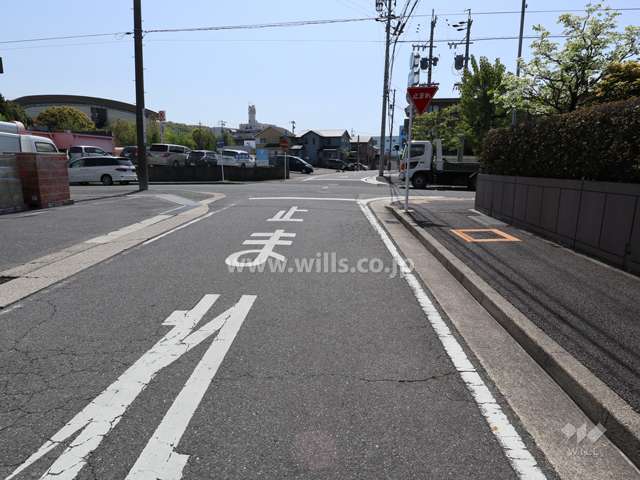 敷地東側の前面道路