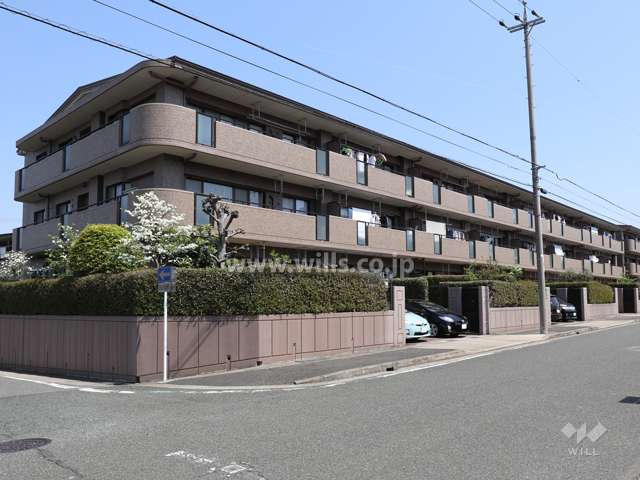 ライオンズヴィアーレ高針台弐番館の外観(南西側から)