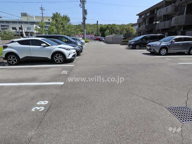 敷地内駐車場(屋外平面式)