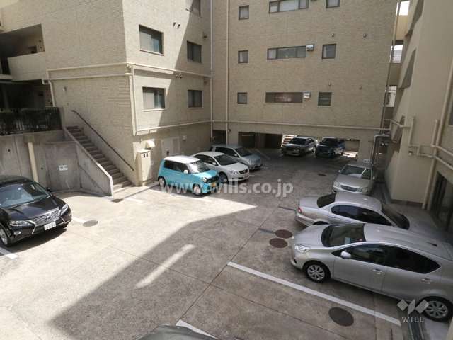 敷地内駐車場（屋内平面式および屋内平面式）