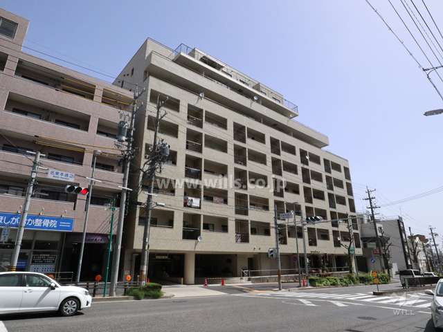 ライオンズマンション虹ヶ丘（A棟）の外観（南西側から）