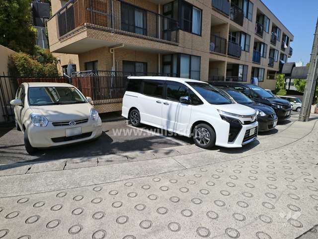 敷地内駐車場(屋外平面式)