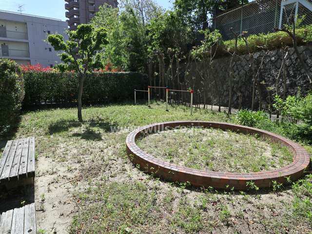 敷地内の公園