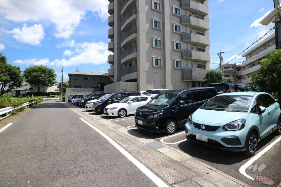 敷地内駐車場（屋外平面式）