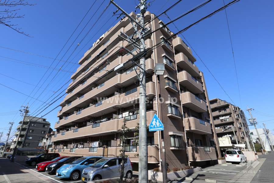 ライオンズマンション引山の外観（南東側から）