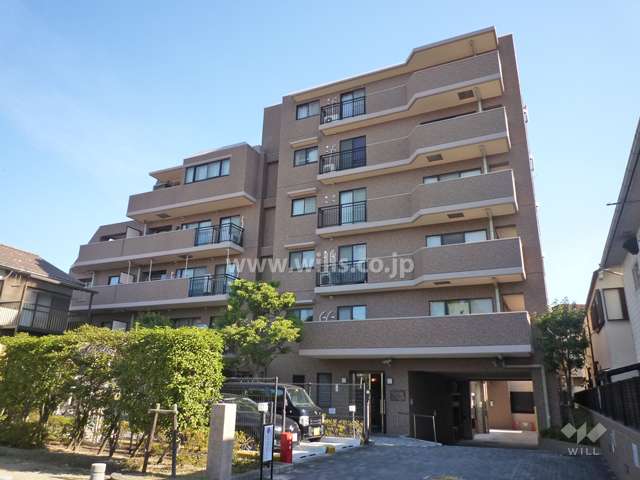 コスモ宝塚ツインフォルムの外観（西側から）