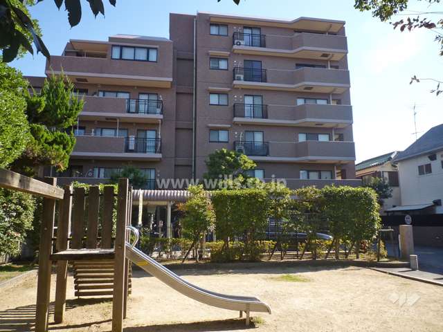 敷地西側にある公園