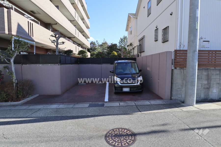 敷地内駐車場（屋外平面式）