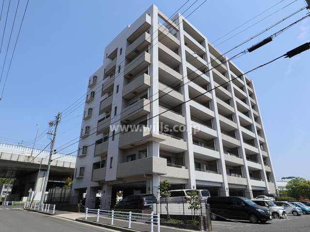 ディーレスティア名東高針の外観(南西側から)