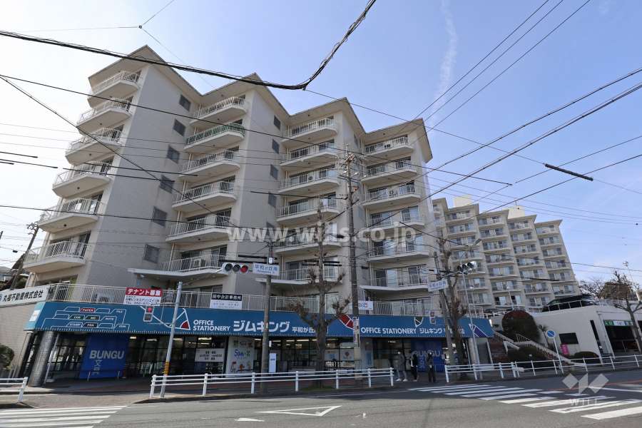 日車マンション平和ヶ丘の外観（東側から）