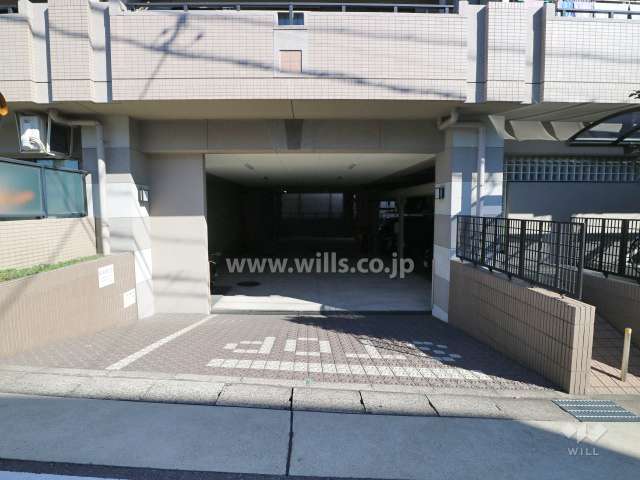 駐車場出入り口