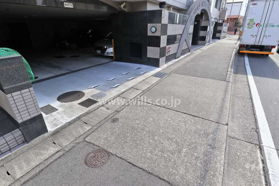 駐車場出入口