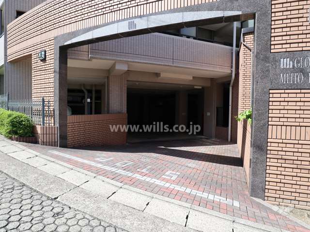 駐車場出入り口