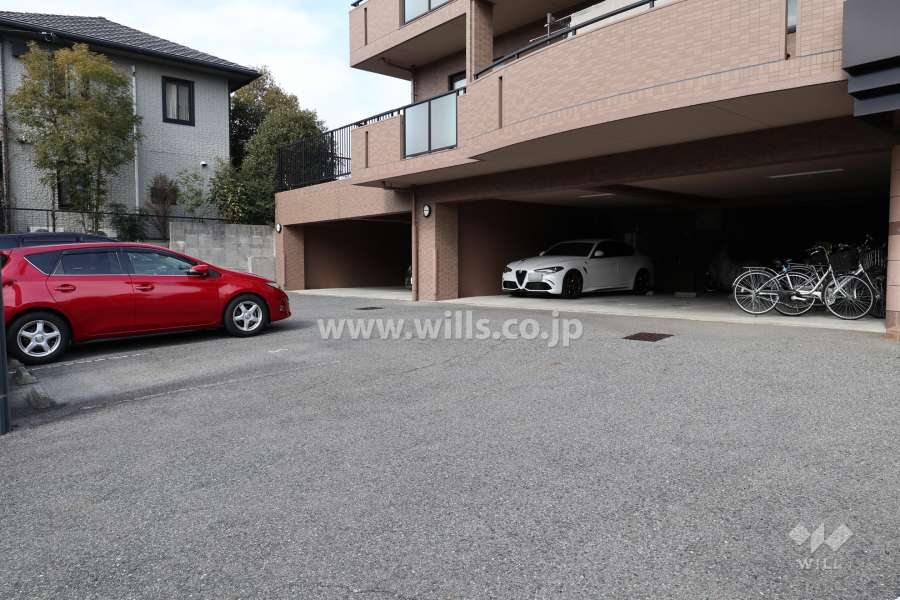 敷地内駐車場（屋内平面式）