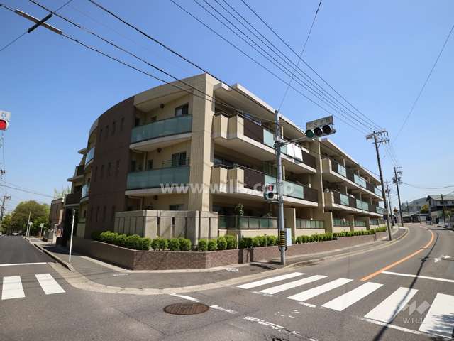 グランリビオにじが丘の外観(南西側から)