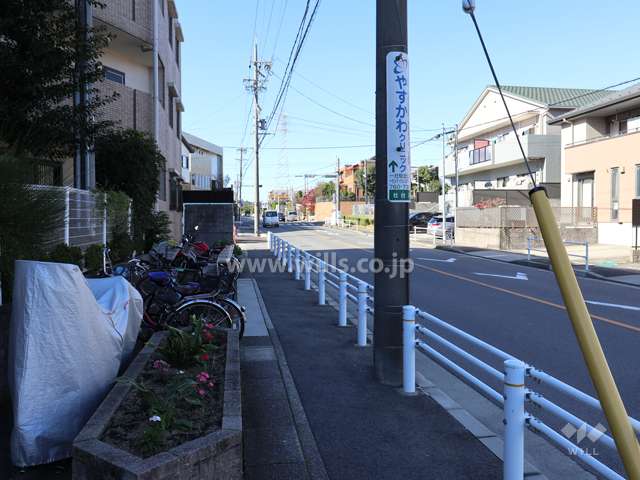 敷地北側前面道路