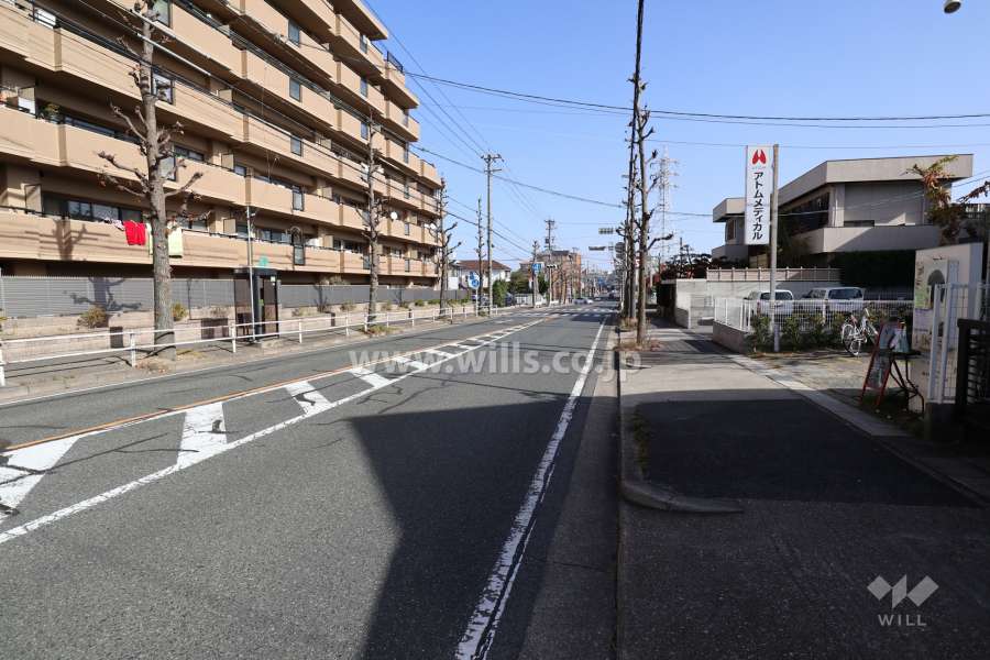 敷地南側の前面道路