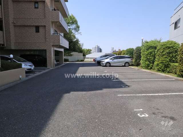 敷地内駐車場(屋外平面式・屋内平面式)